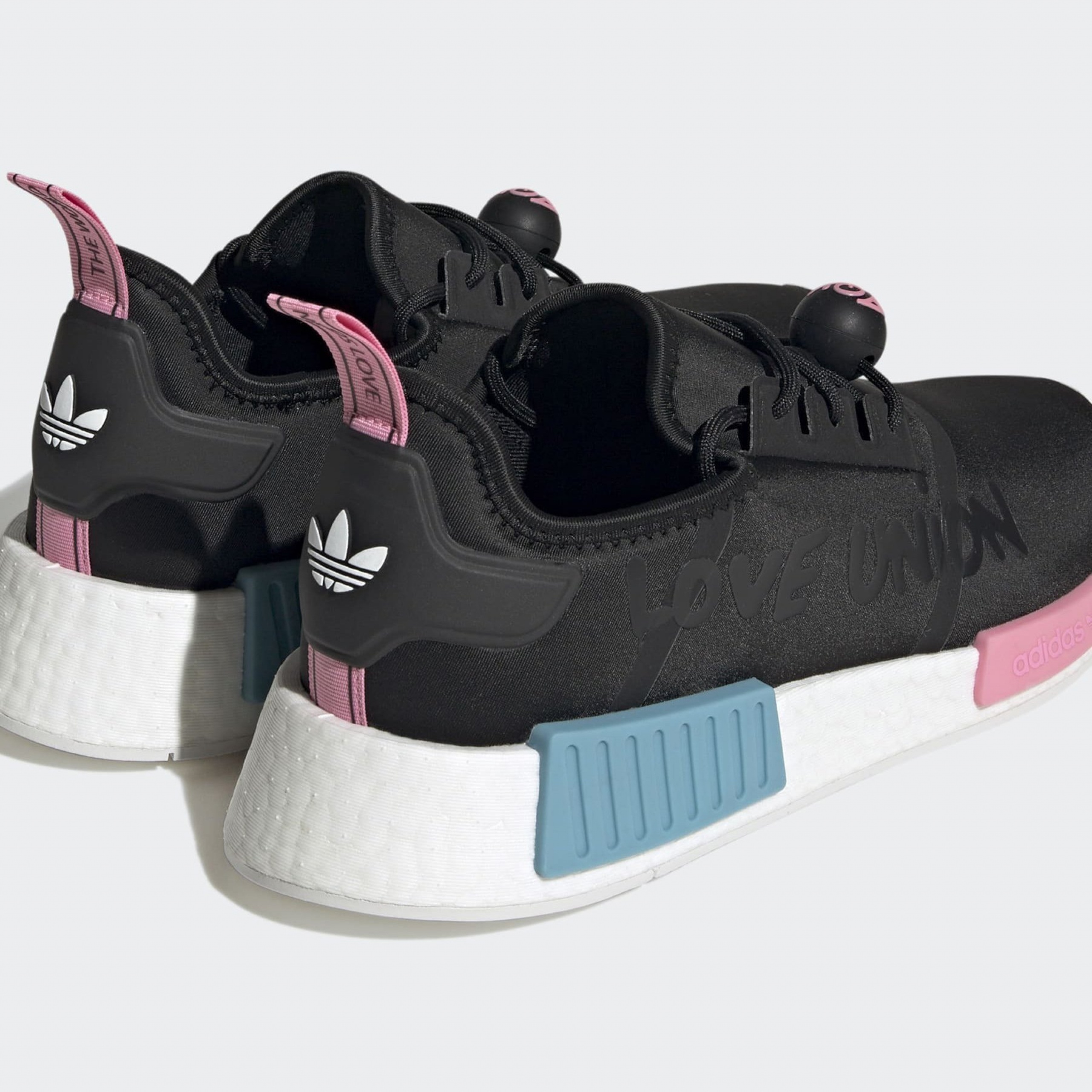 Фото № 4 с приближением к товару «‎Adidas Nmd R1 X Andre Saraiva »