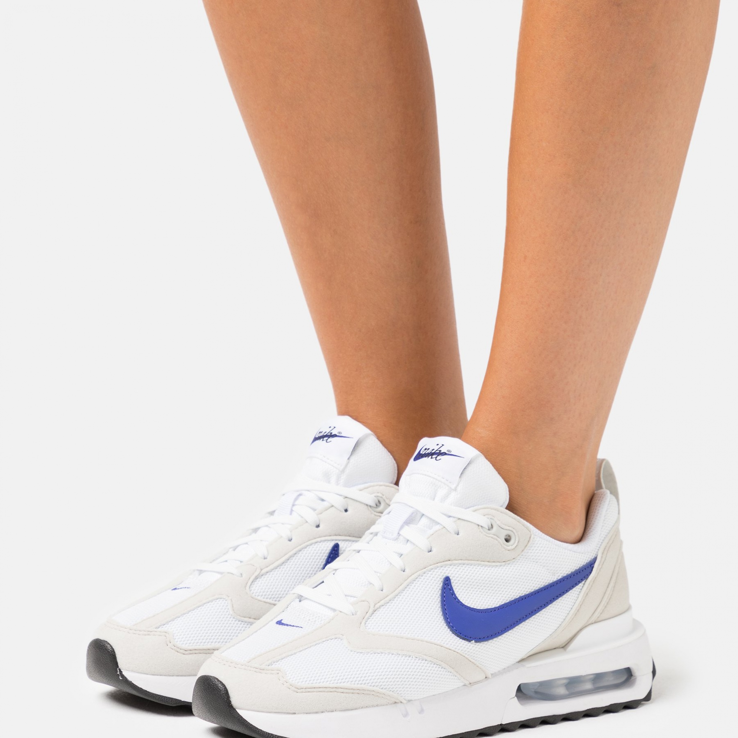 Фото № 2 с приближением к товару «‎Nike W Air Max Dawn NN »