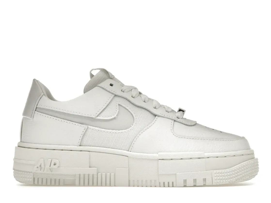 Фото № 1 с приближением к товару «‎Nike Air Force 1 Low Pixel Summit White »