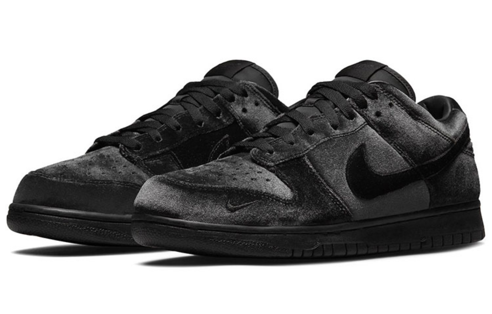 Фото № 3 с приближением к товару «‎Dover Street Market Nike Dunk Low "Triple Black»