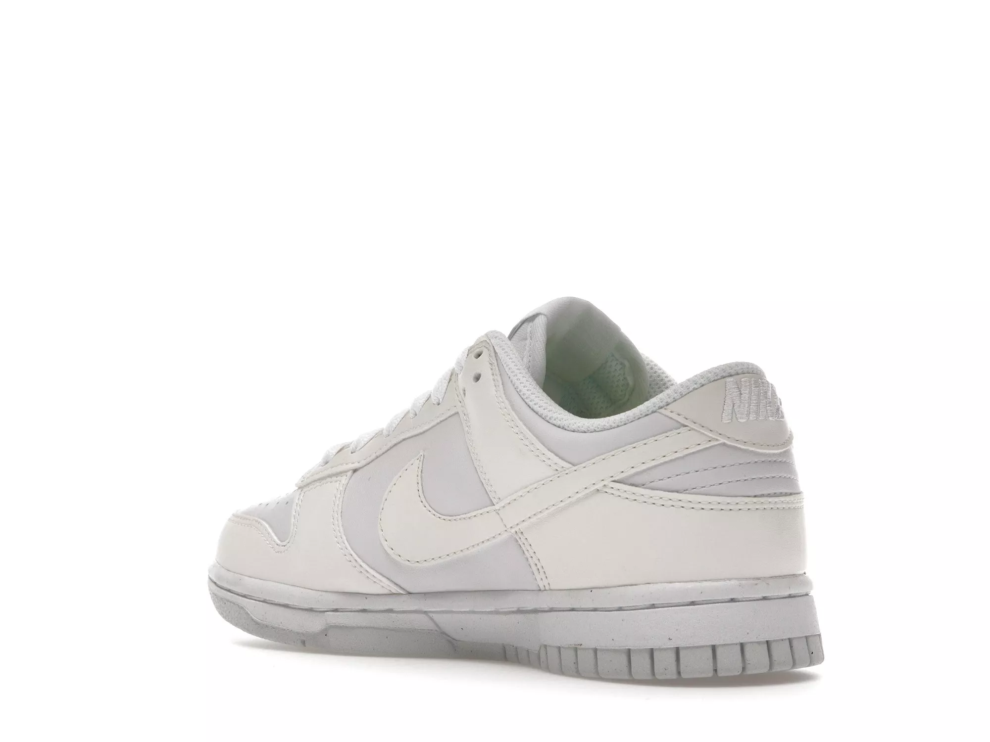 Фото № 3 с приближением к товару «‎Nike Dunk Low Next Nature Sail »