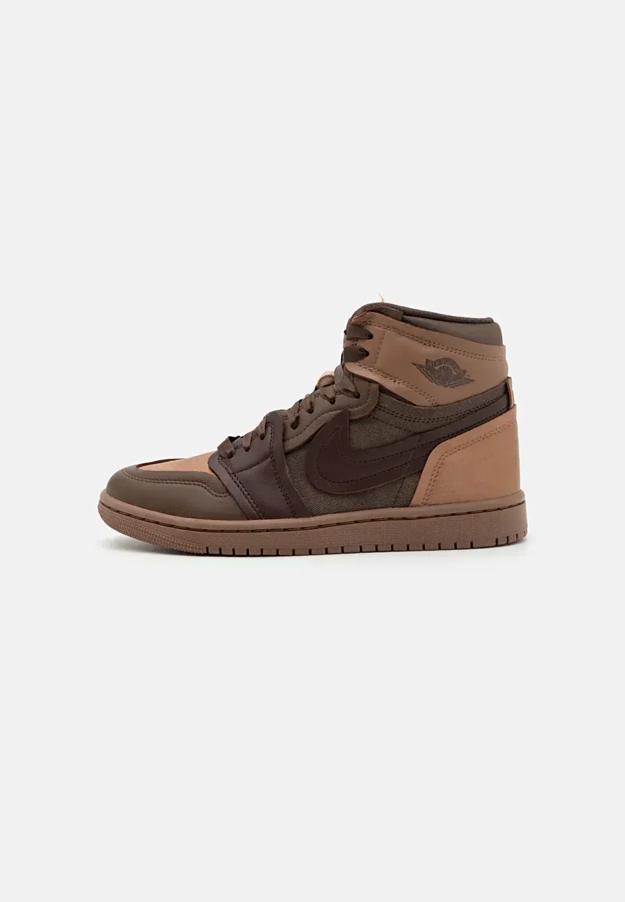Фото № 1 с приближением к товару «‎AIR JORDAN 1»