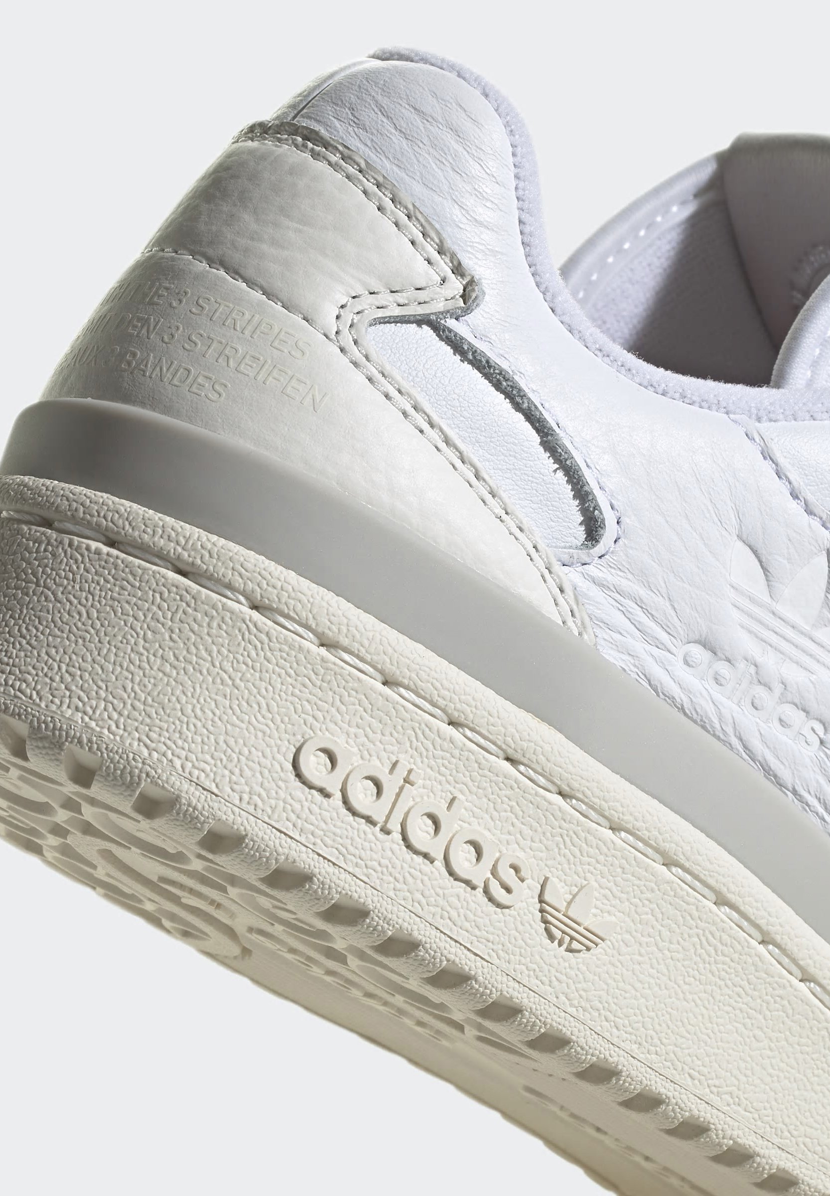 Фото № 5 с приближением к товару «‎Adidas Forum »