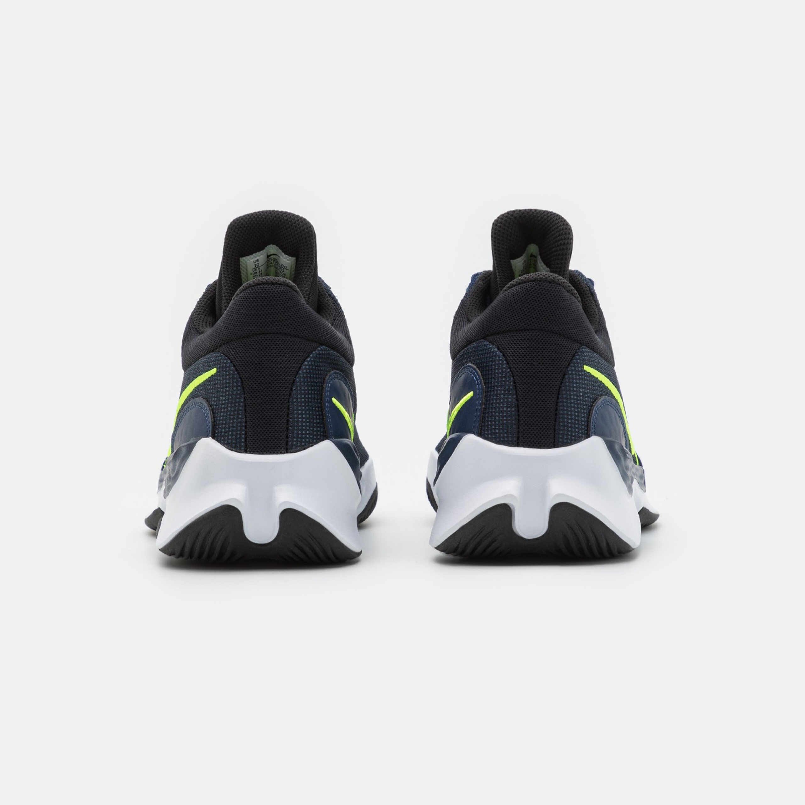 Фото № 3 с приближением к товару «‎Nike Renew Elevate Iii »