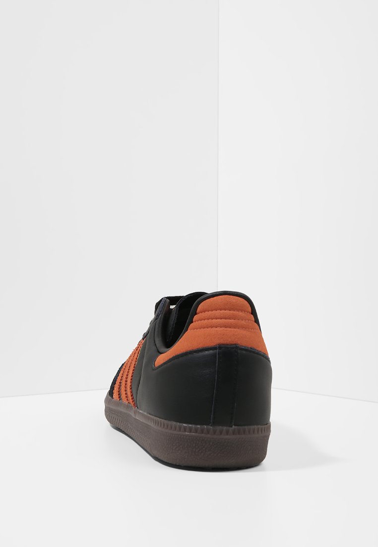 Фото № 4 с приближением к товару «‎Adidas Samba »