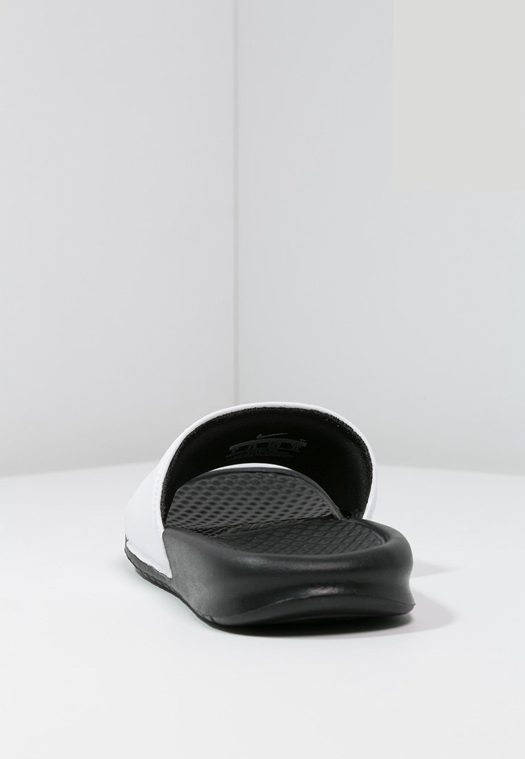 Фото № 4 с приближением к товару «‎Nike Benassi Jdi »