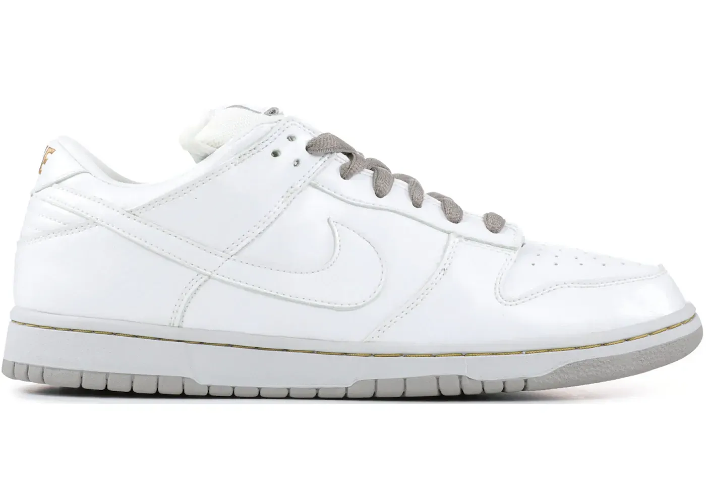 Nike SB Dunk Low Medicom 4