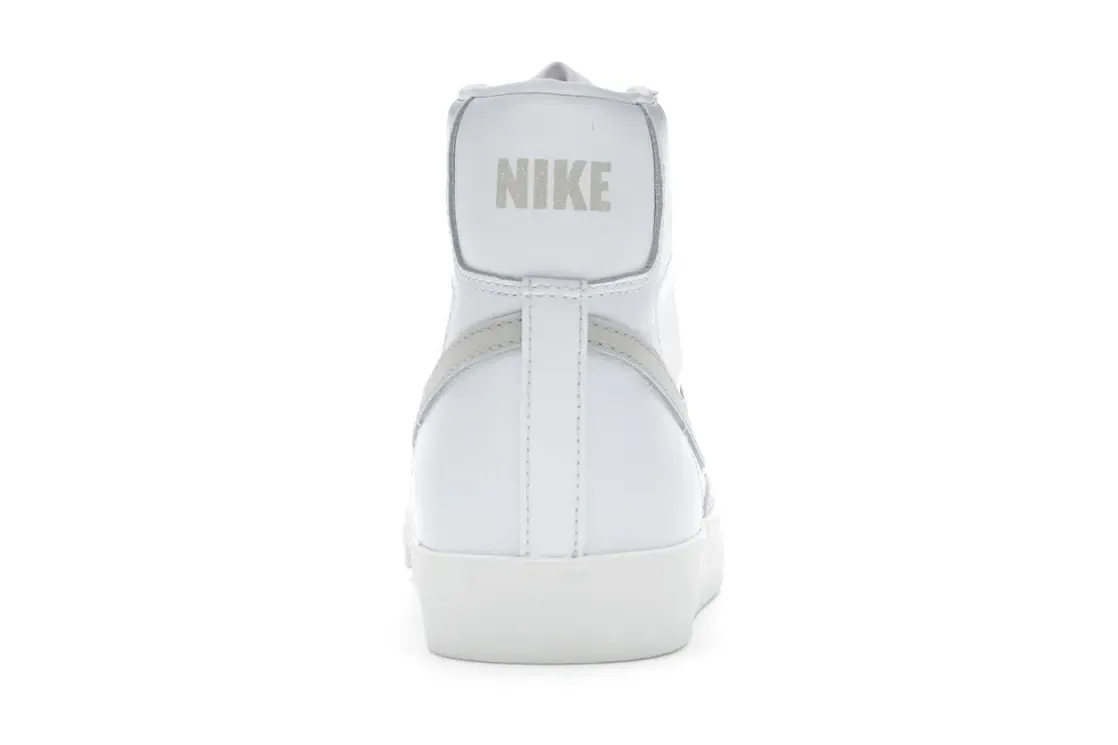 Фото № 4 с приближением к товару «‎Nike Blazer Mid '77 Vintage White»