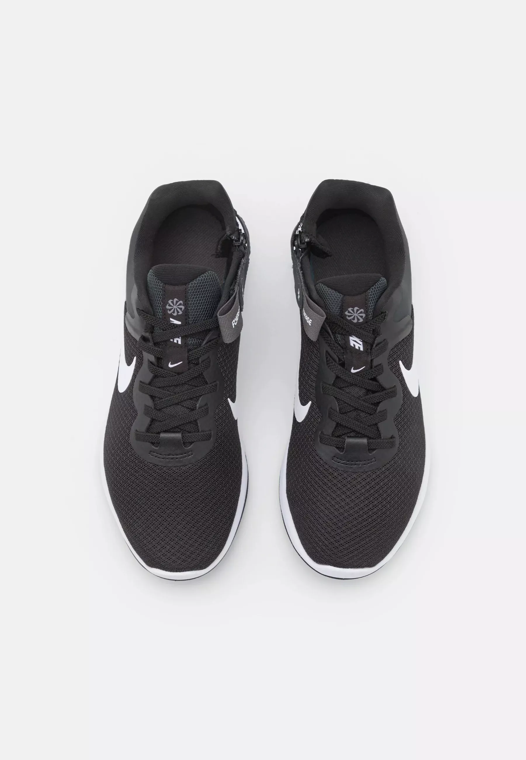 Фото № 3 с приближением к товару «‎REVOLUTION 6 FLYEASE NN WD»