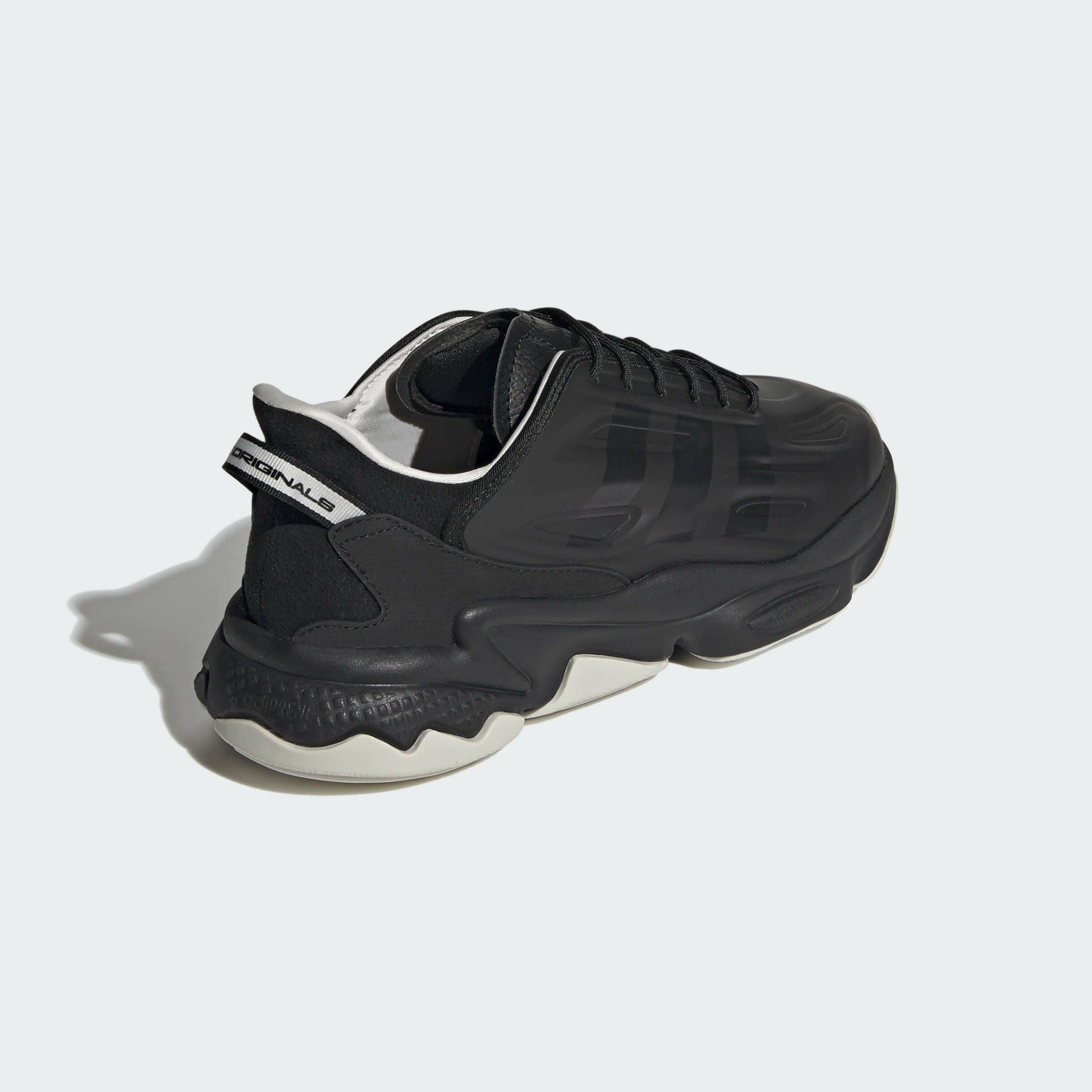 Фото № 3 с приближением к товару «‎Adidas Ozweego Helmet Closed Shoes »