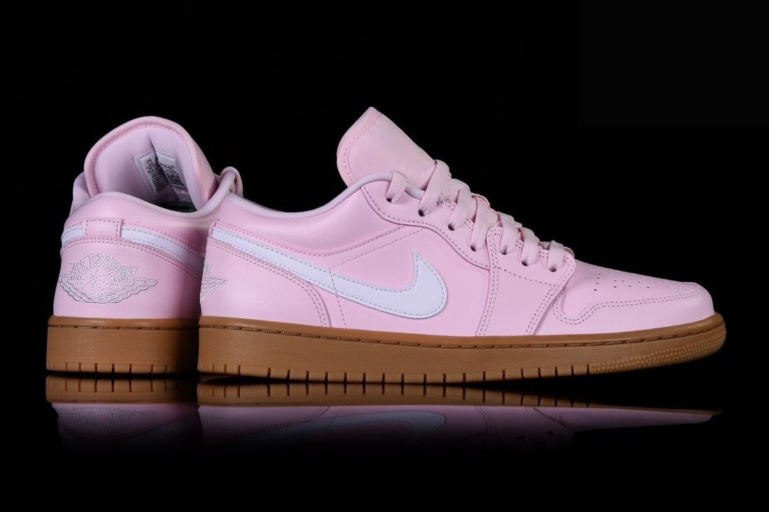 Фото № 4 с приближением к товару «‎Air Jordan 1 Low "Pink Gum" For Women Pink»