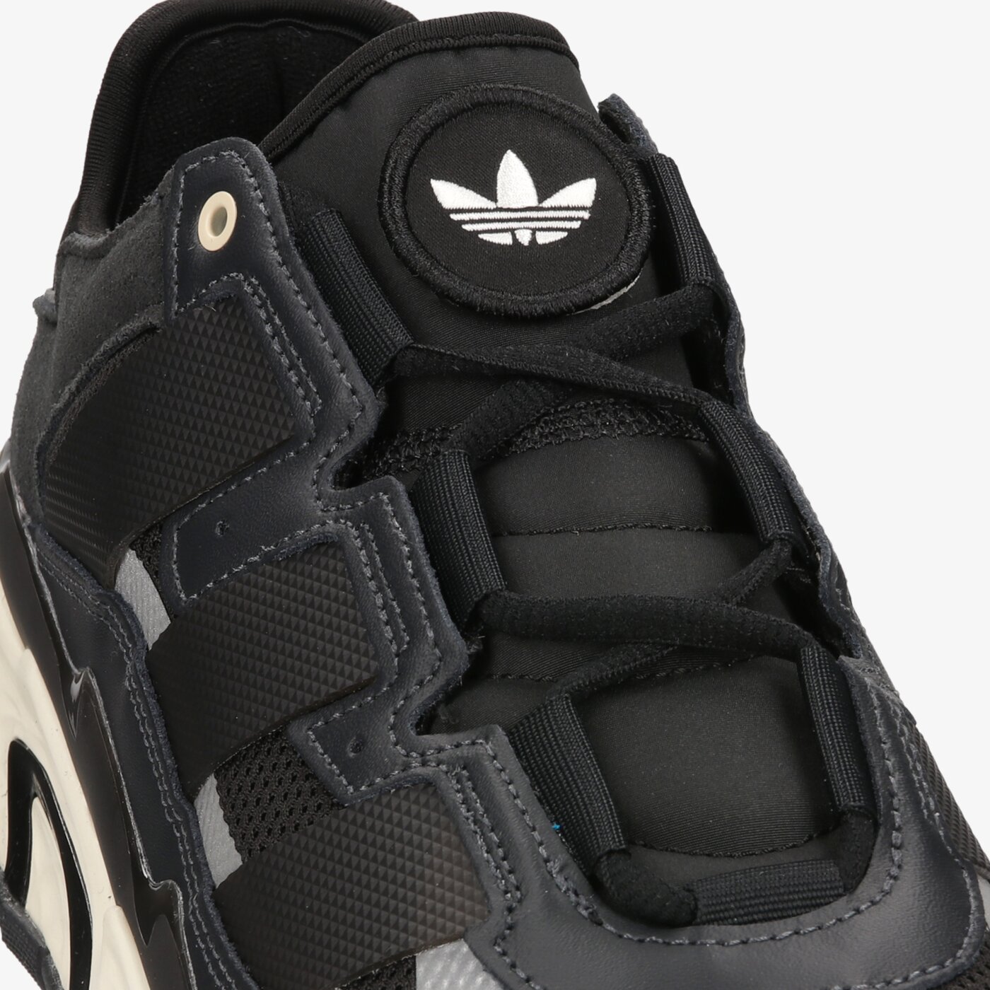 Фото № 5 с приближением к товару «‎Adidas Niteball»