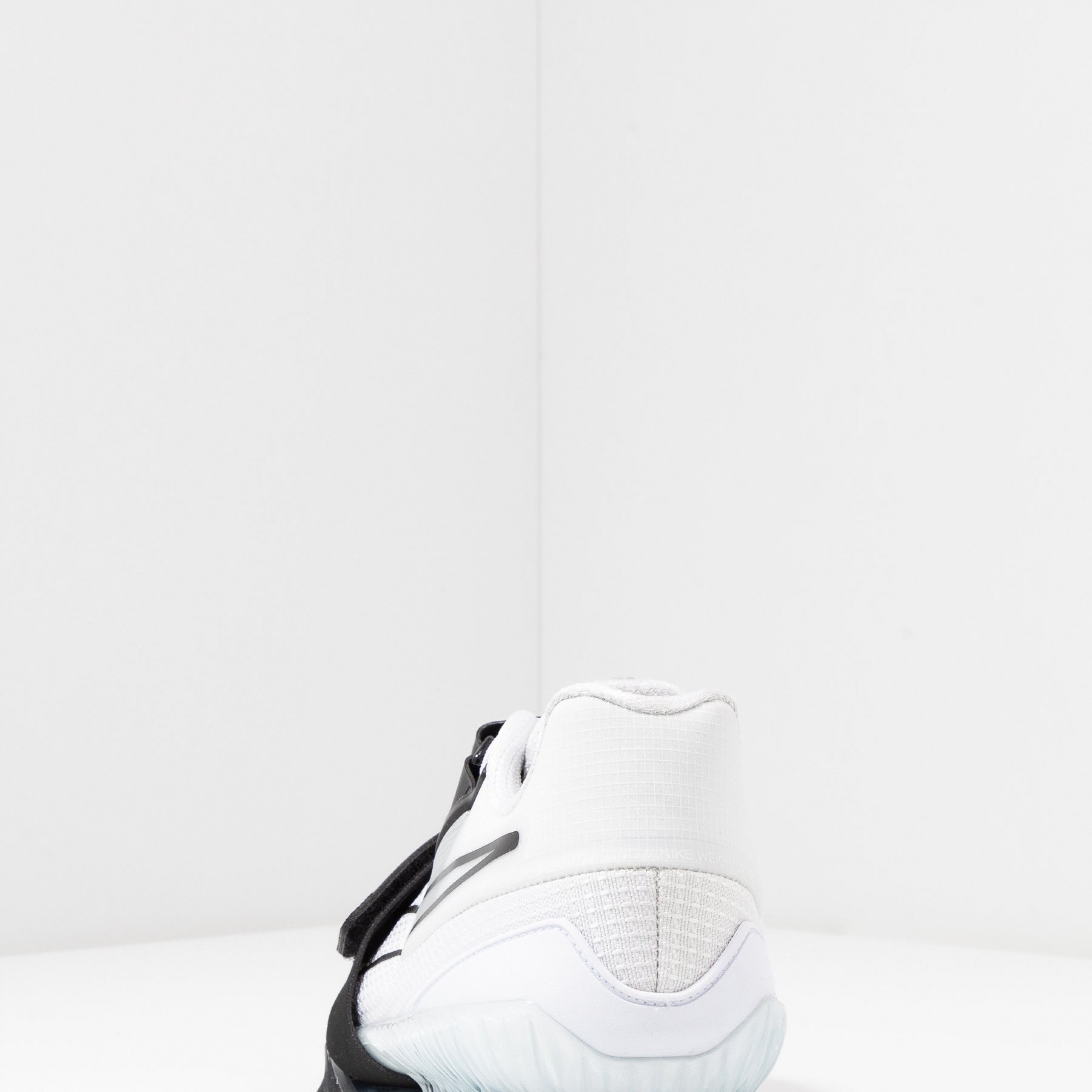 Фото № 1 с приближением к товару «‎Nike»