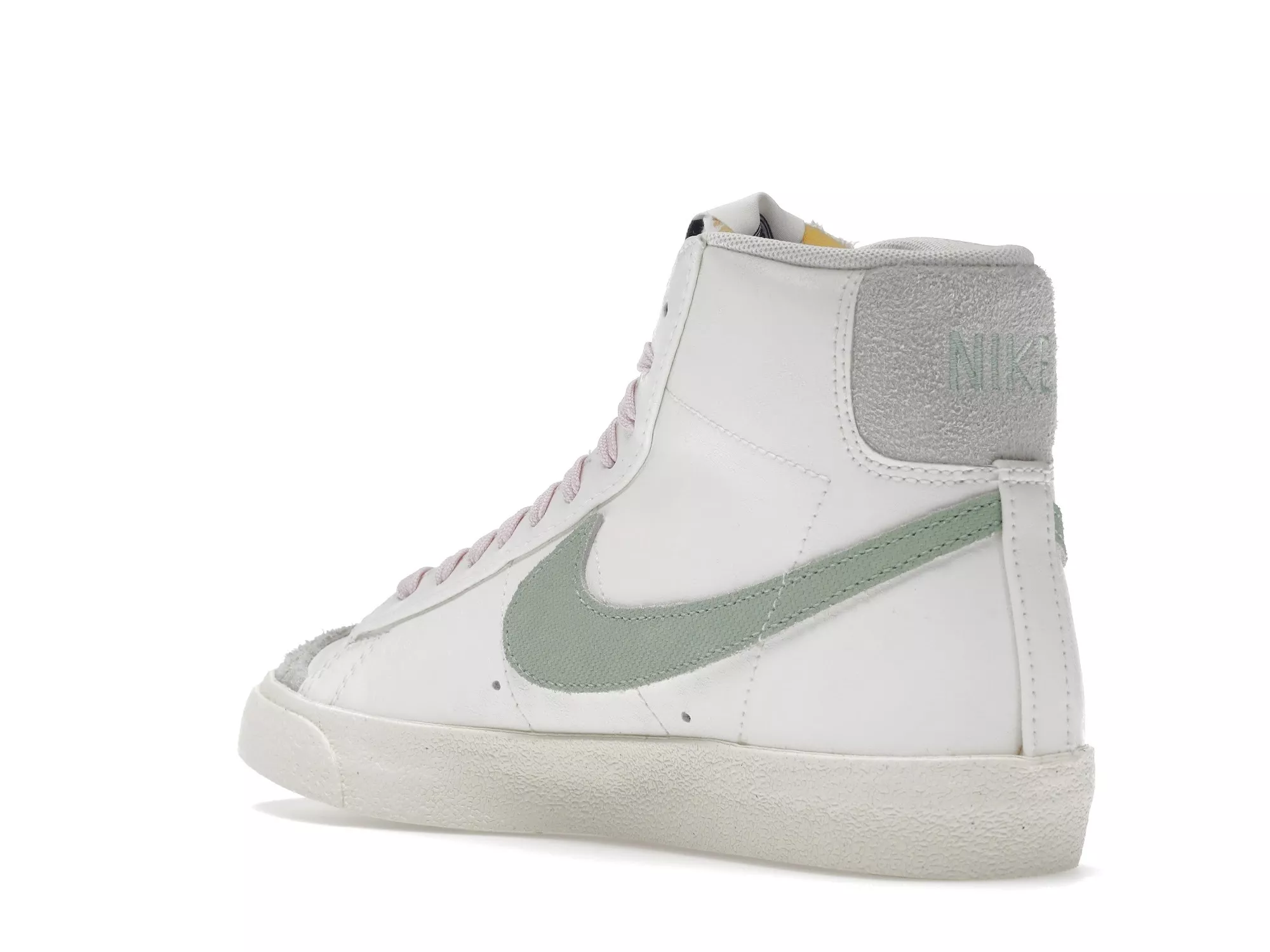 Фото № 3 с приближением к товару «‎Nike Blazer Mid 77 Premium Certified Fresh»
