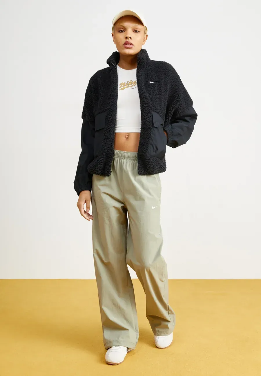 Фото № 3 с приближением к товару «‎CORTEZ VNTG»