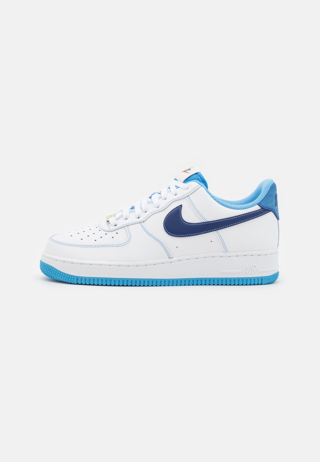 Фото № 1 с приближением к товару «‎Nike Air Force 1 ’07 »