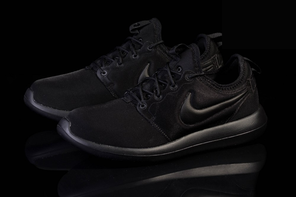 Фото № 2 с приближением к товару «‎Nike Roshe Two Triple »