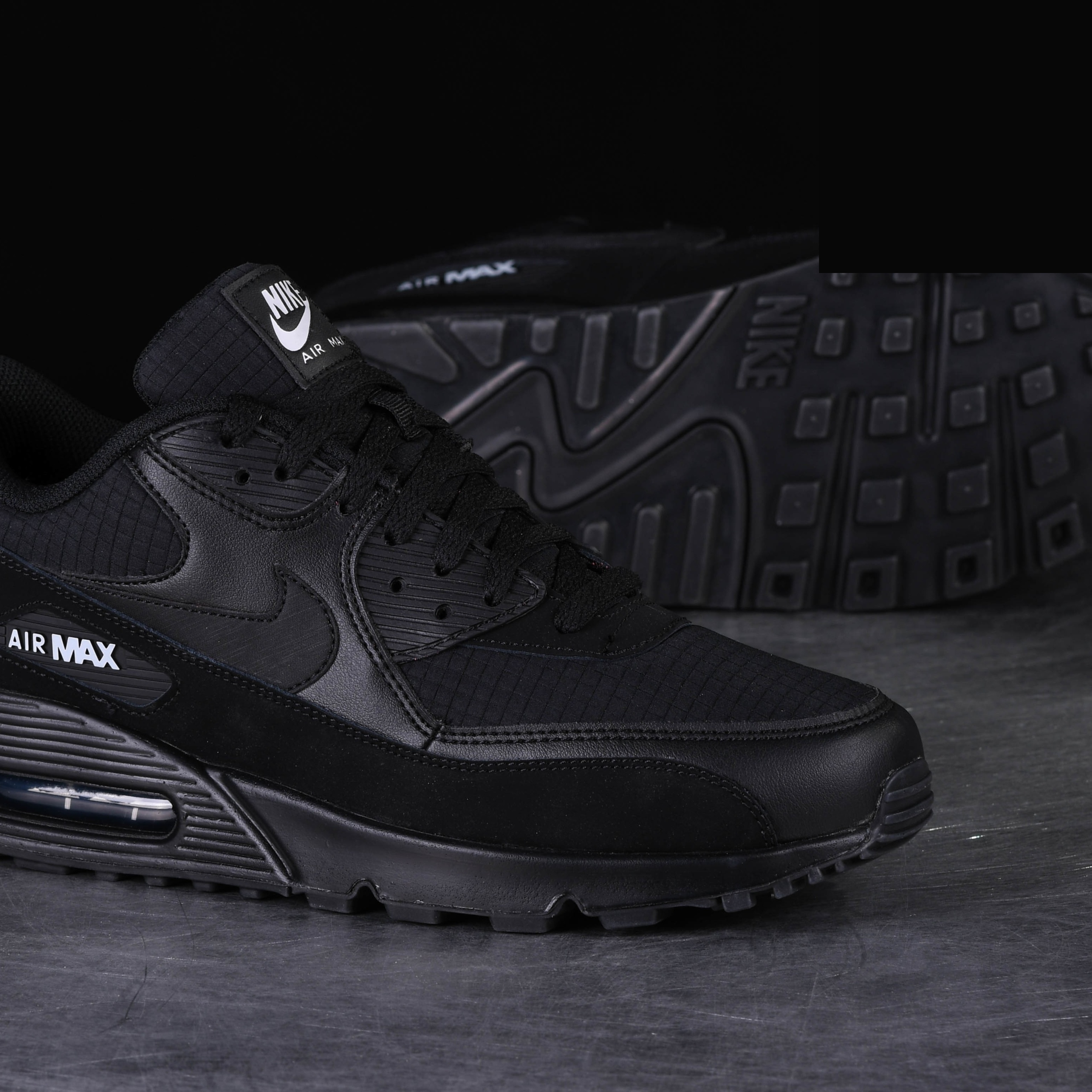 Фото № 5 с приближением к товару «‎Nike Air Max 90 Essential Black»