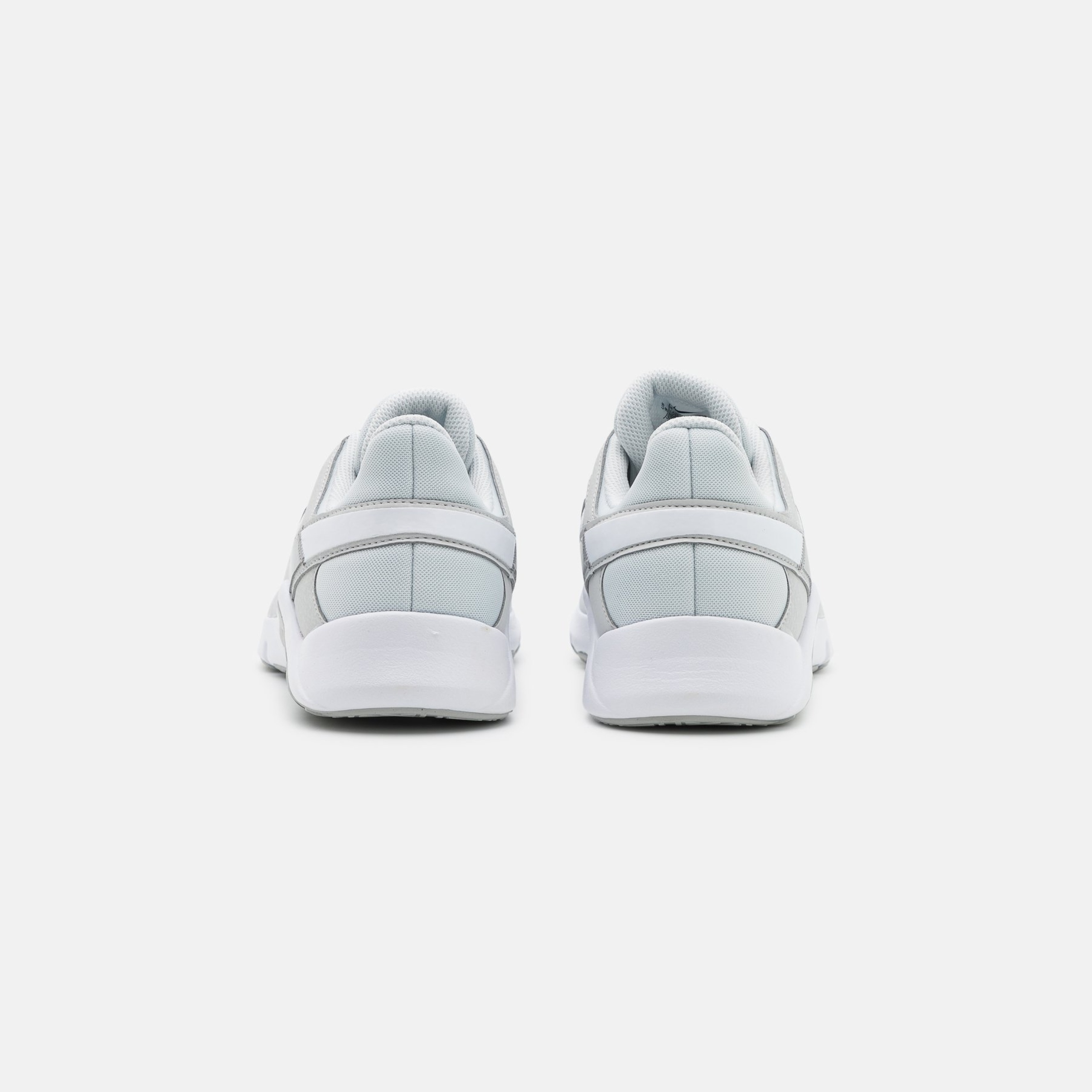 Фото № 3 с приближением к товару «‎Nike Legend Essential 2»