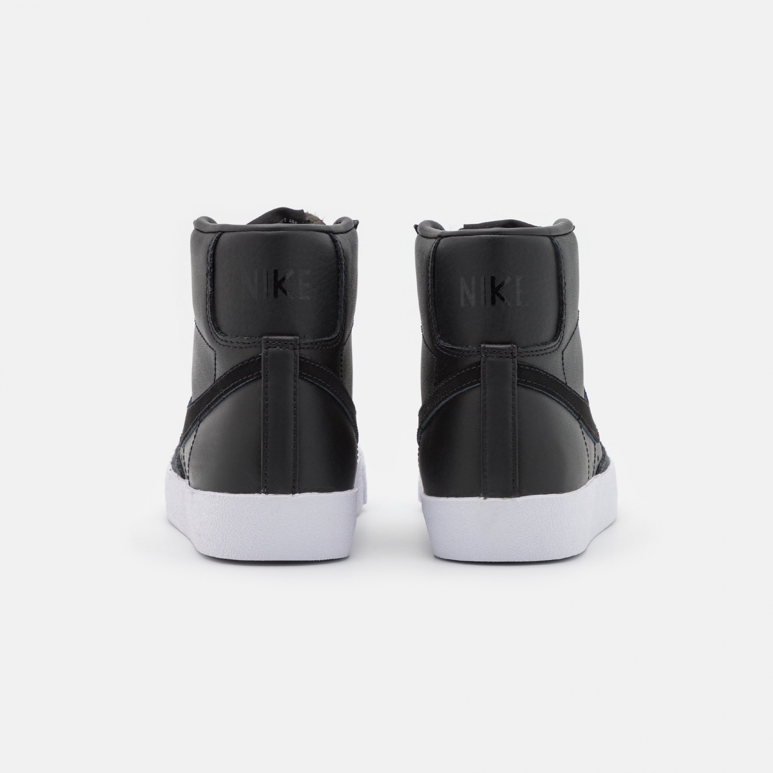 Фото № 3 с приближением к товару «‎Nike Blazer 77 »