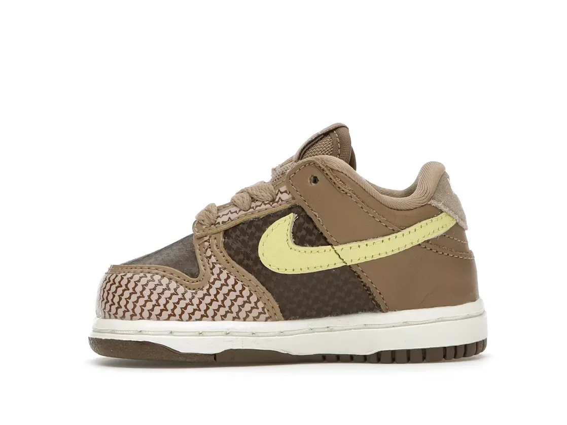 Фото № 3 с приближением к товару «‎Nike Dunk Low»