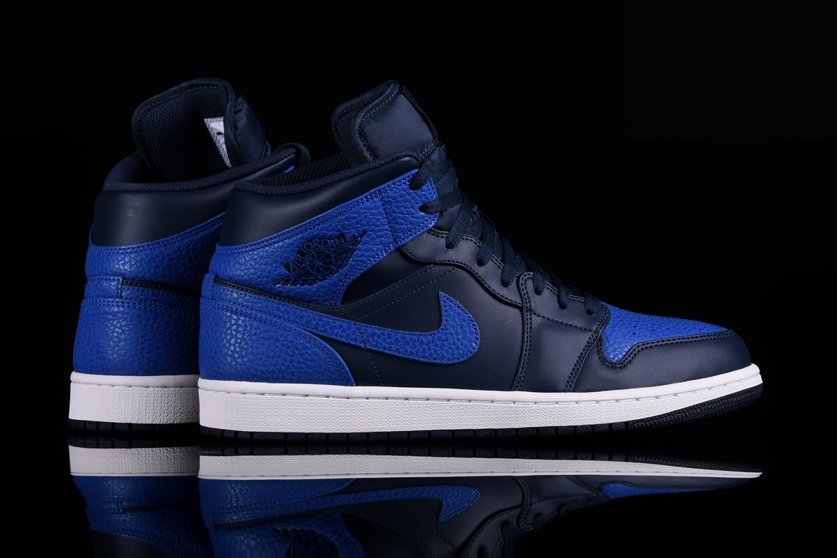 Фото № 2 с приближением к товару «‎Nike Air Jordan 1 Retro Obsidian Royal »