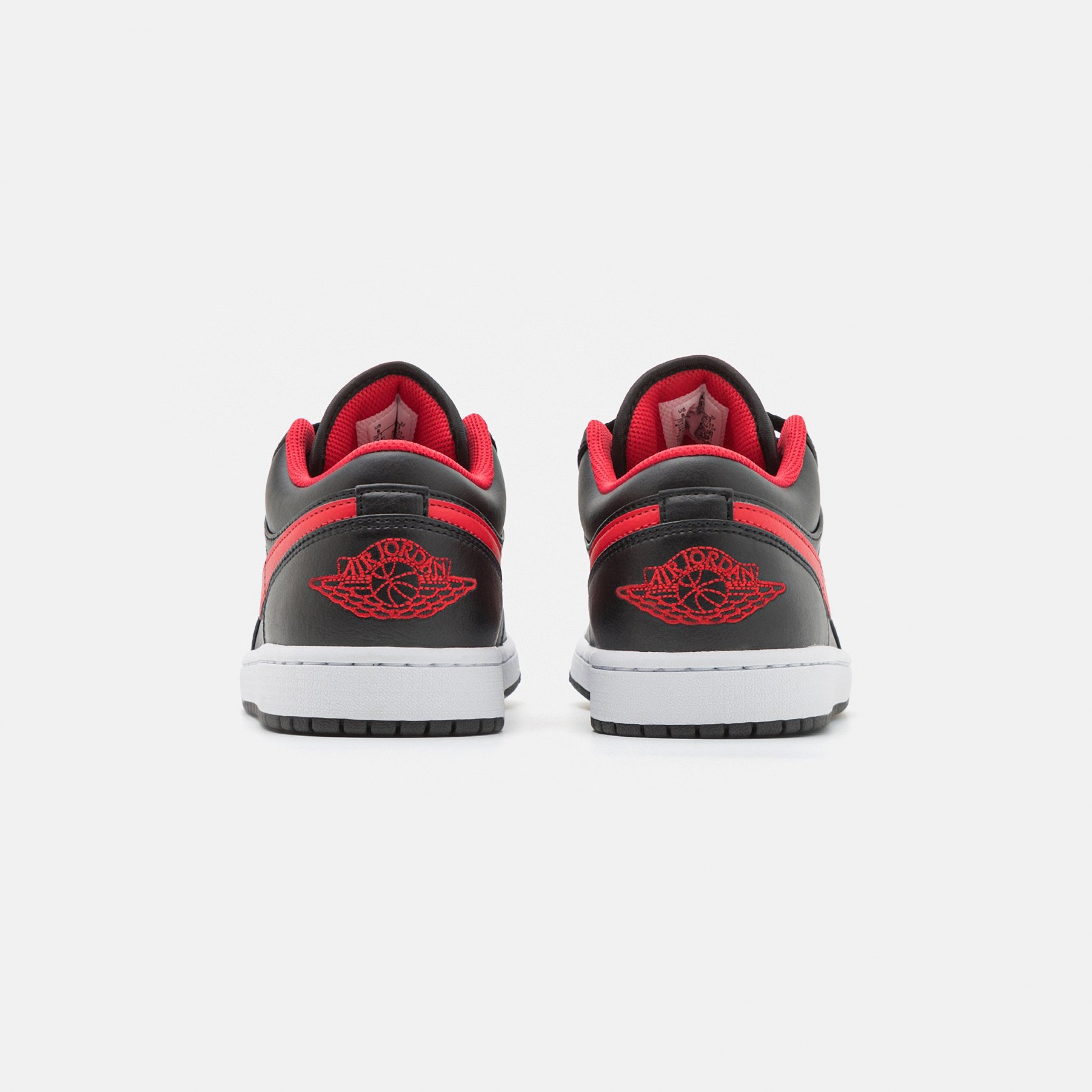 Фото № 3 с приближением к товару «‎Air Jordan 1 »