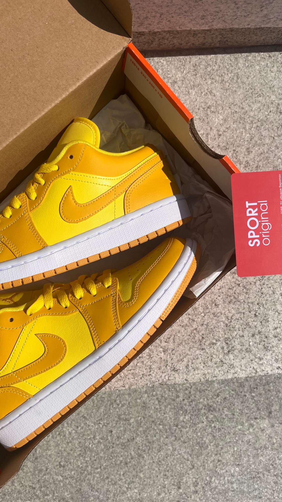 Фото № 4 с приближением к товару «‎Air Jordan 1 Low»