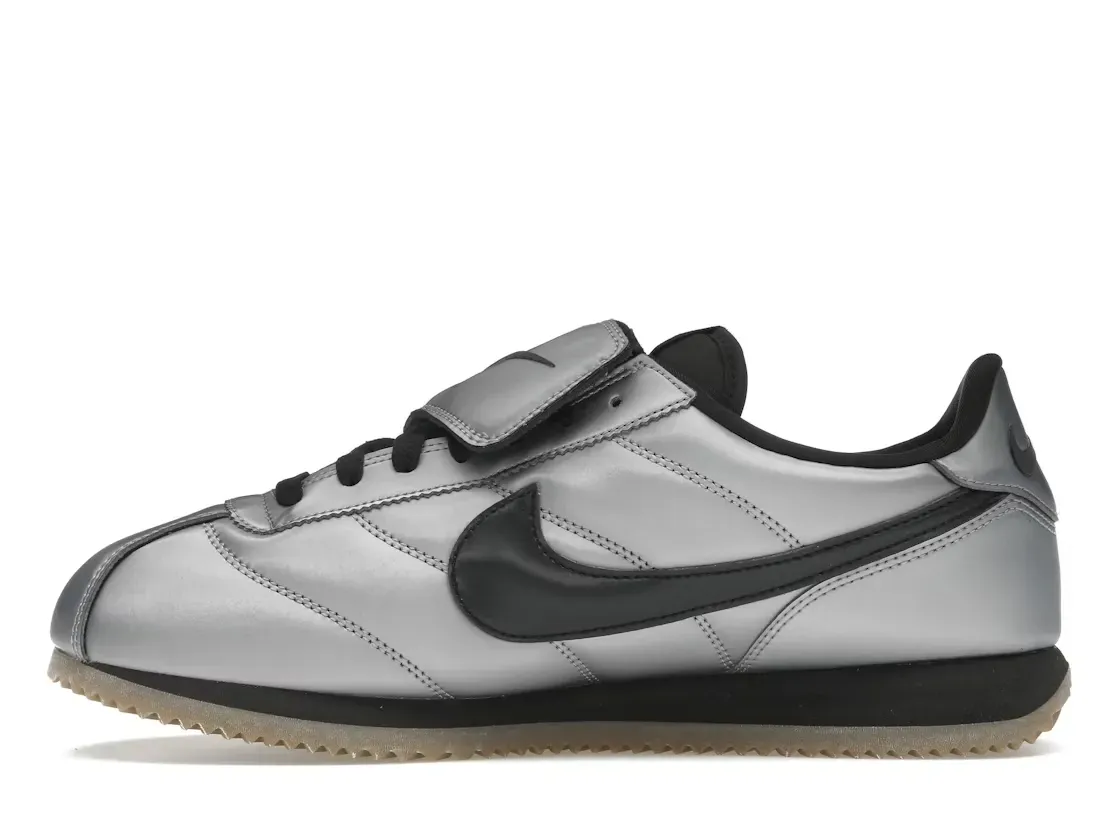 Фото № 3 с приближением к товару «‎Nike Cortez SE»