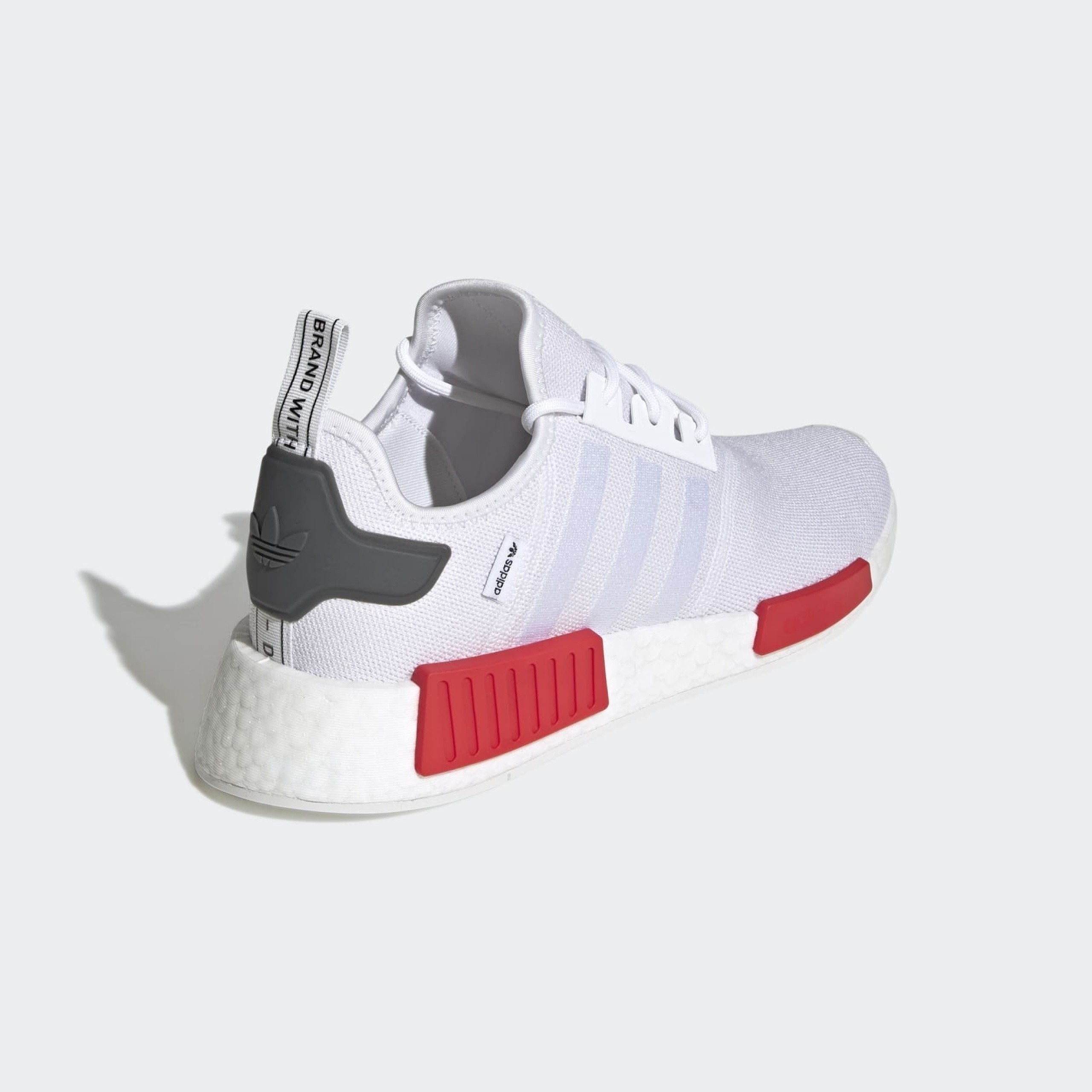 Фото № 4 с приближением к товару «‎Adidas Nmd R1 »