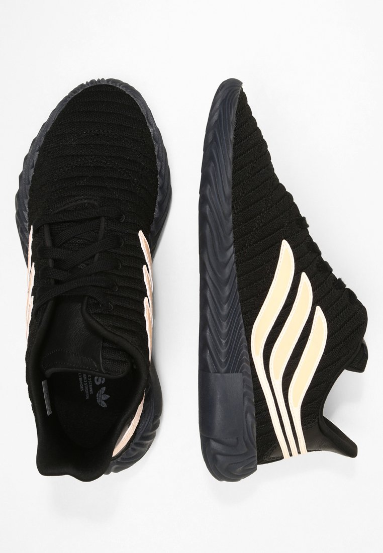Фото № 2 с приближением к товару «‎Adidas Sobakov »