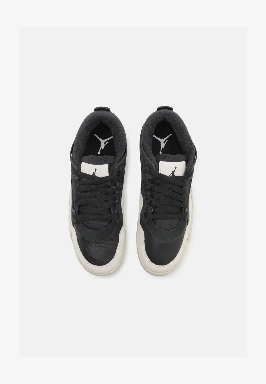 Фото № 4 с приближением к товару «‎AIR JORDAN 4 RM»