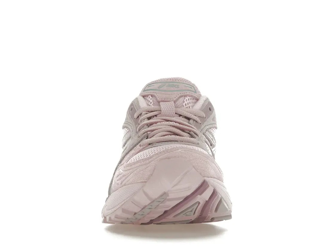 Фото № 2 с приближением к товару «‎ASICS Gel-Kayano 14 Barely Rose Cream »