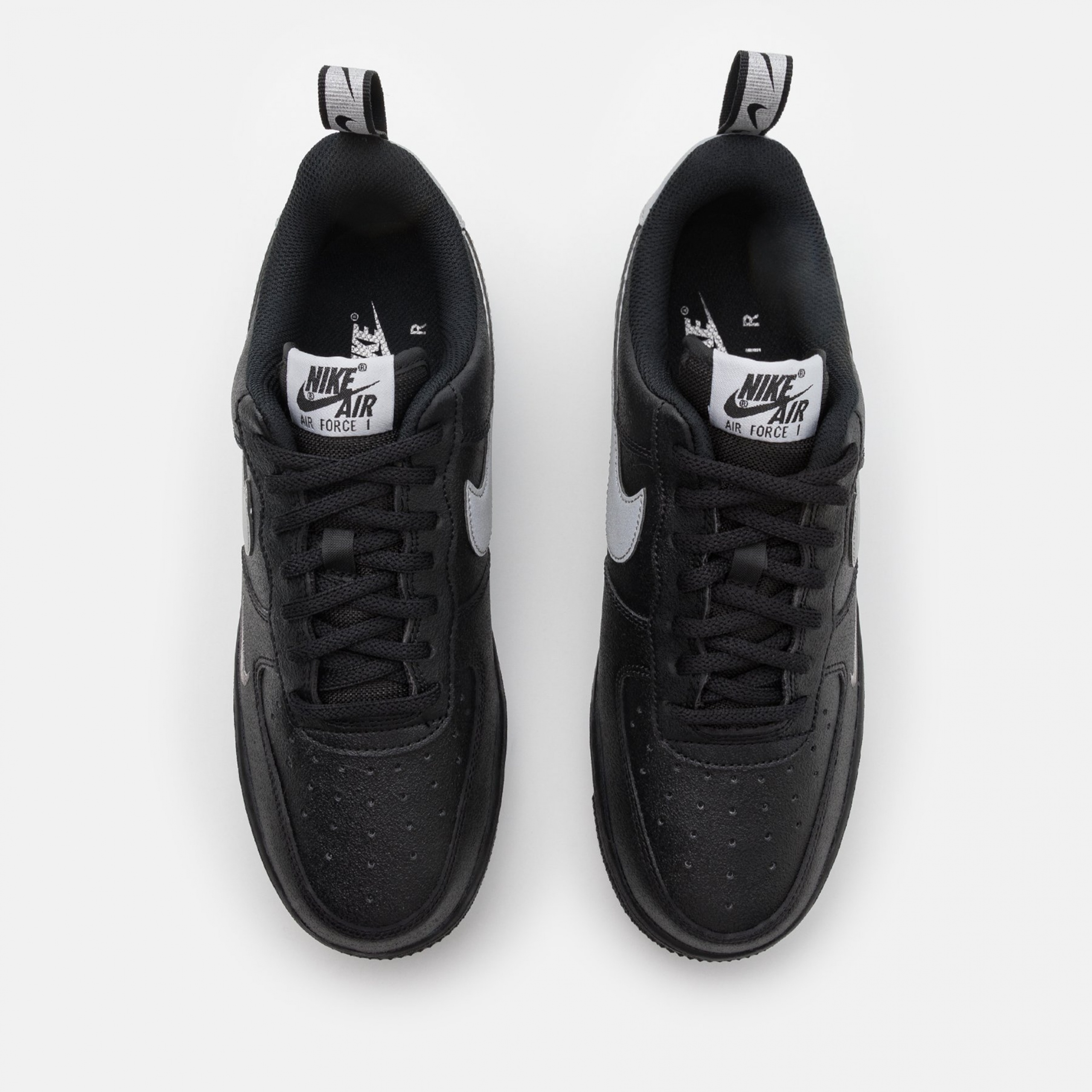 Фото № 4 с приближением к товару «‎Nike Air Force 1 07 Lv8 UT TU »