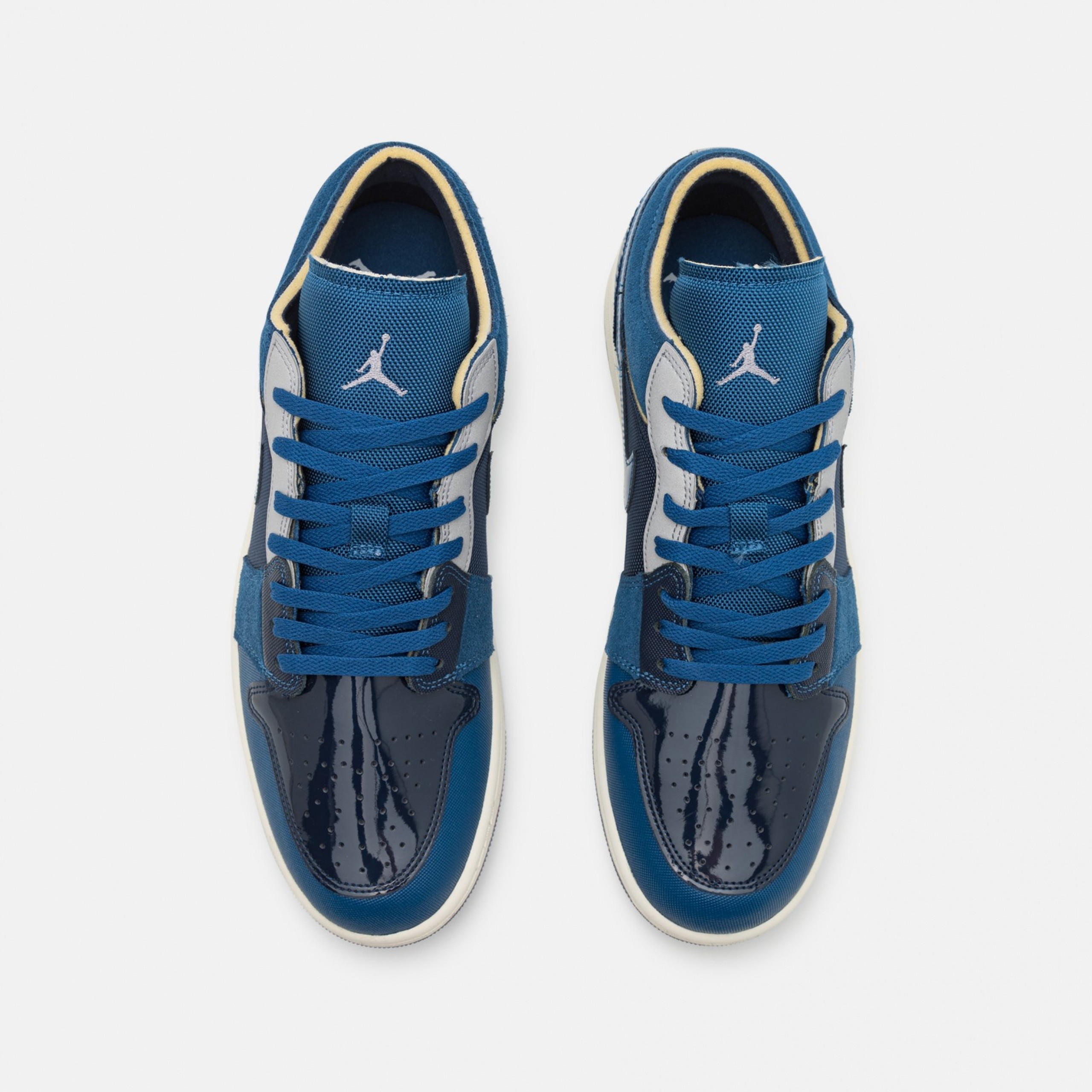 Фото № 4 с приближением к товару «‎Air Jordan 1 SE »