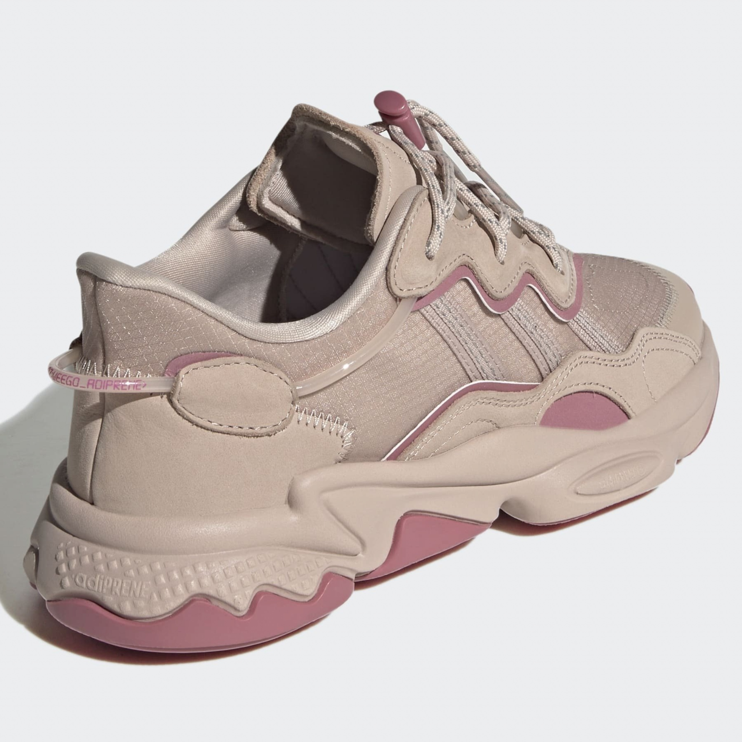 Фото № 4 с приближением к товару «‎Adidas Ozweego »