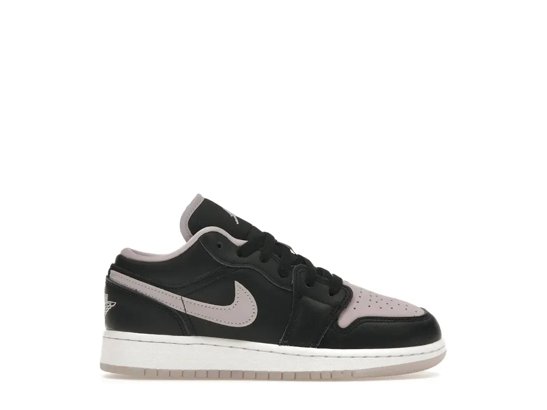 Фото № 1 с приближением к товару «‎Jordan 1 Low SE Black Iced Lilac »