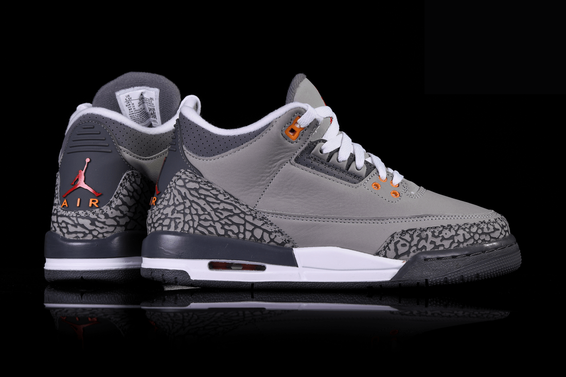 Фото № 3 с приближением к товару «‎Nike Air Jordan 3 Retro Vintage basketball shoes Cool Grey»