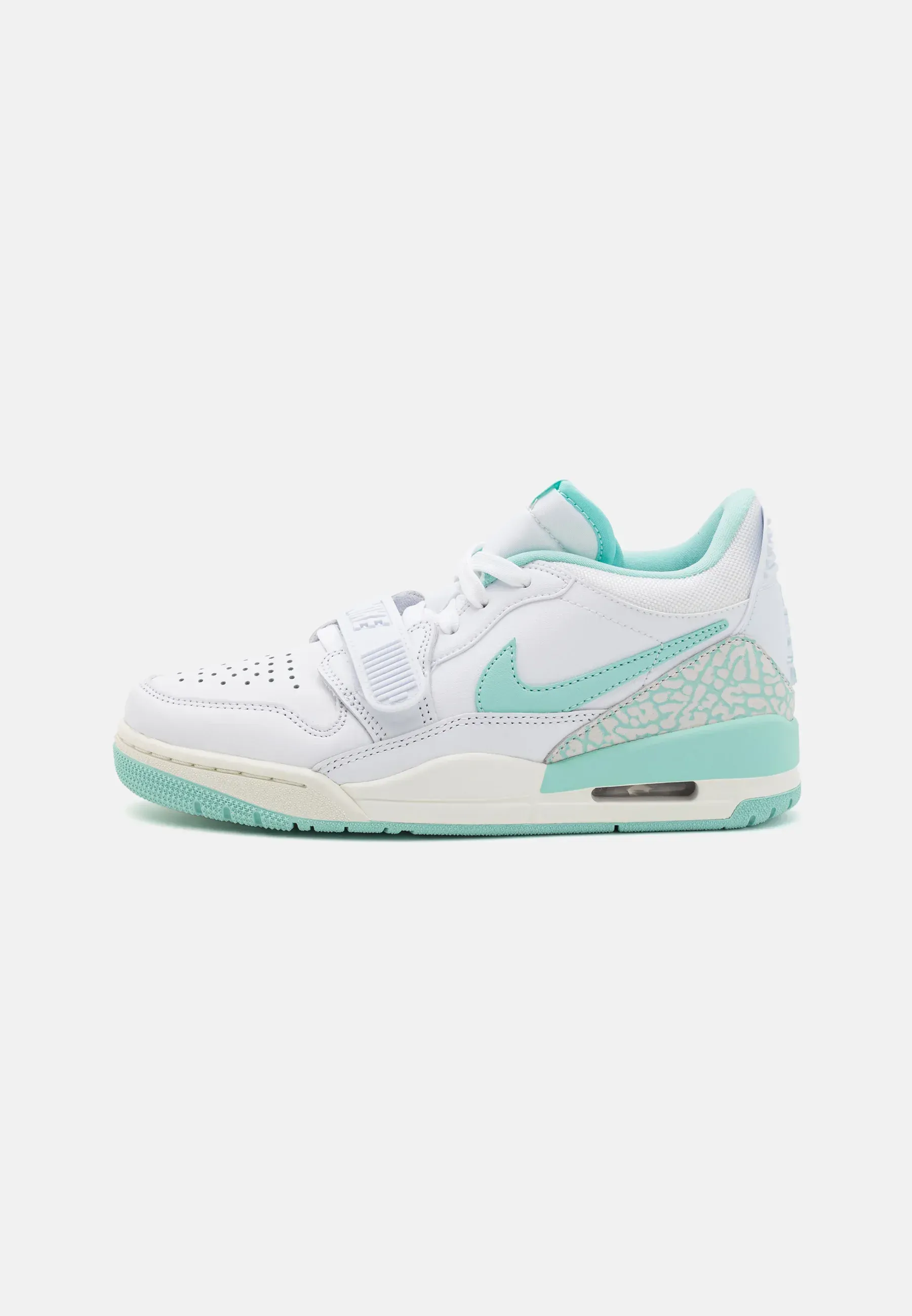 Фото № 1 с приближением к товару «‎AIR JORDAN LEGACY 312 »