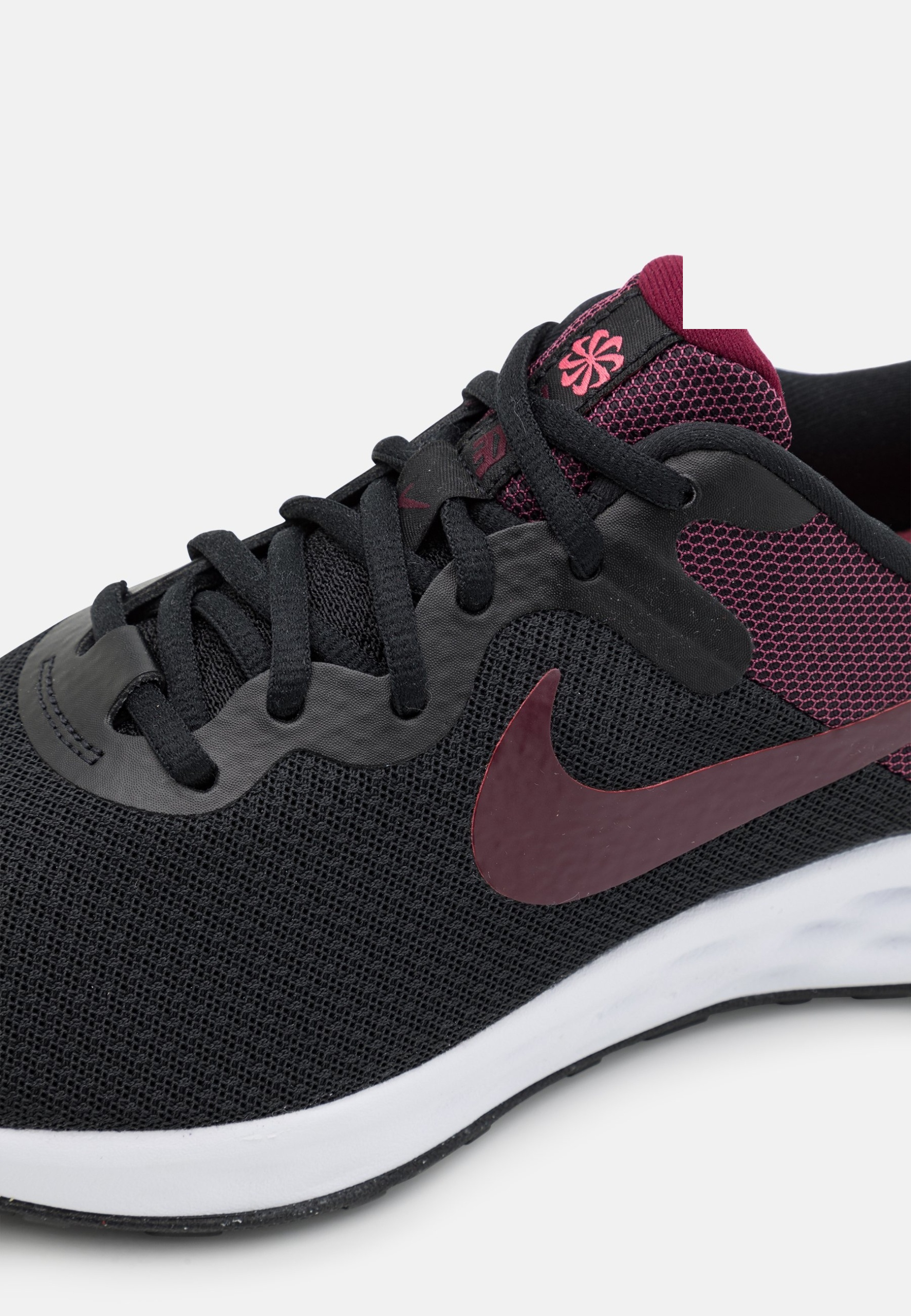 Фото № 5 с приближением к товару «‎Nike Revolution 6»