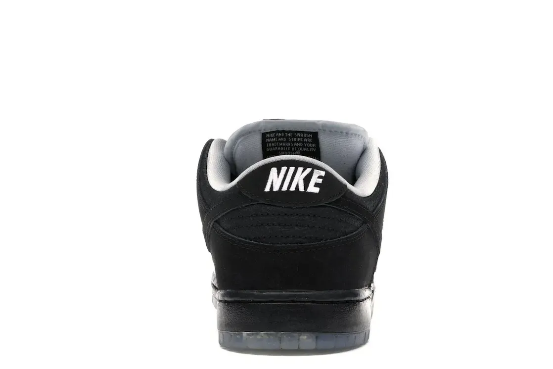 Фото № 4 с приближением к товару «‎Nike SB Dunk Low Atlas 35MM Black (Special Box W/ Accessories)»