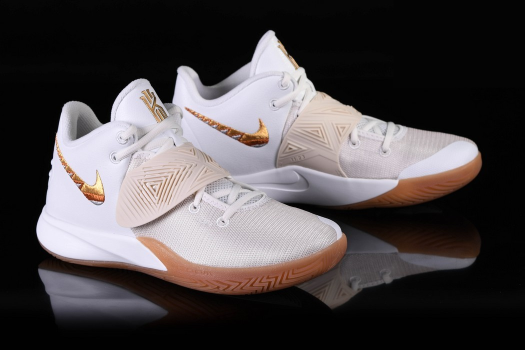 Фото № 3 с приближением к товару «‎Nike Kyrie Flytrap Iii »
