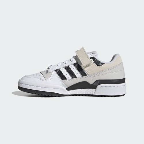 Фото № 3 с приближением к товару «‎Adidas Forum »