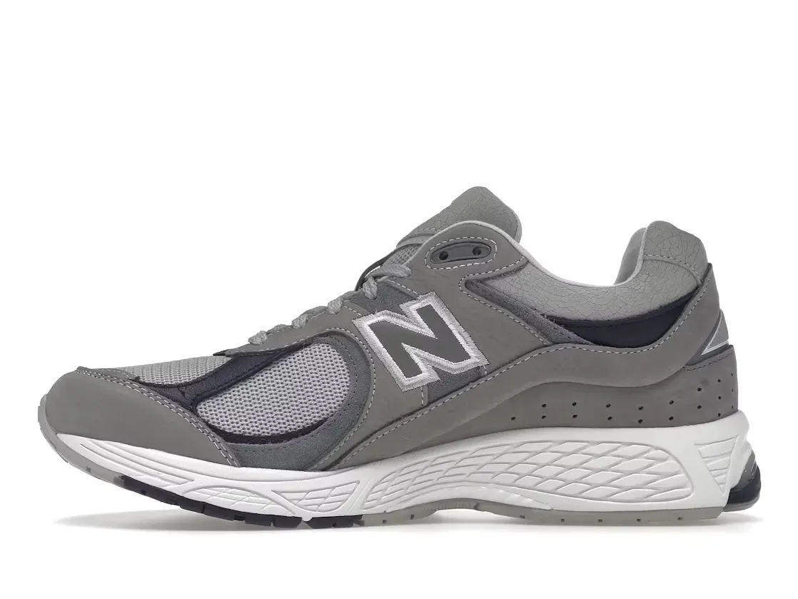 Фото № 3 с приближением к товару «‎New Balance 2002R»