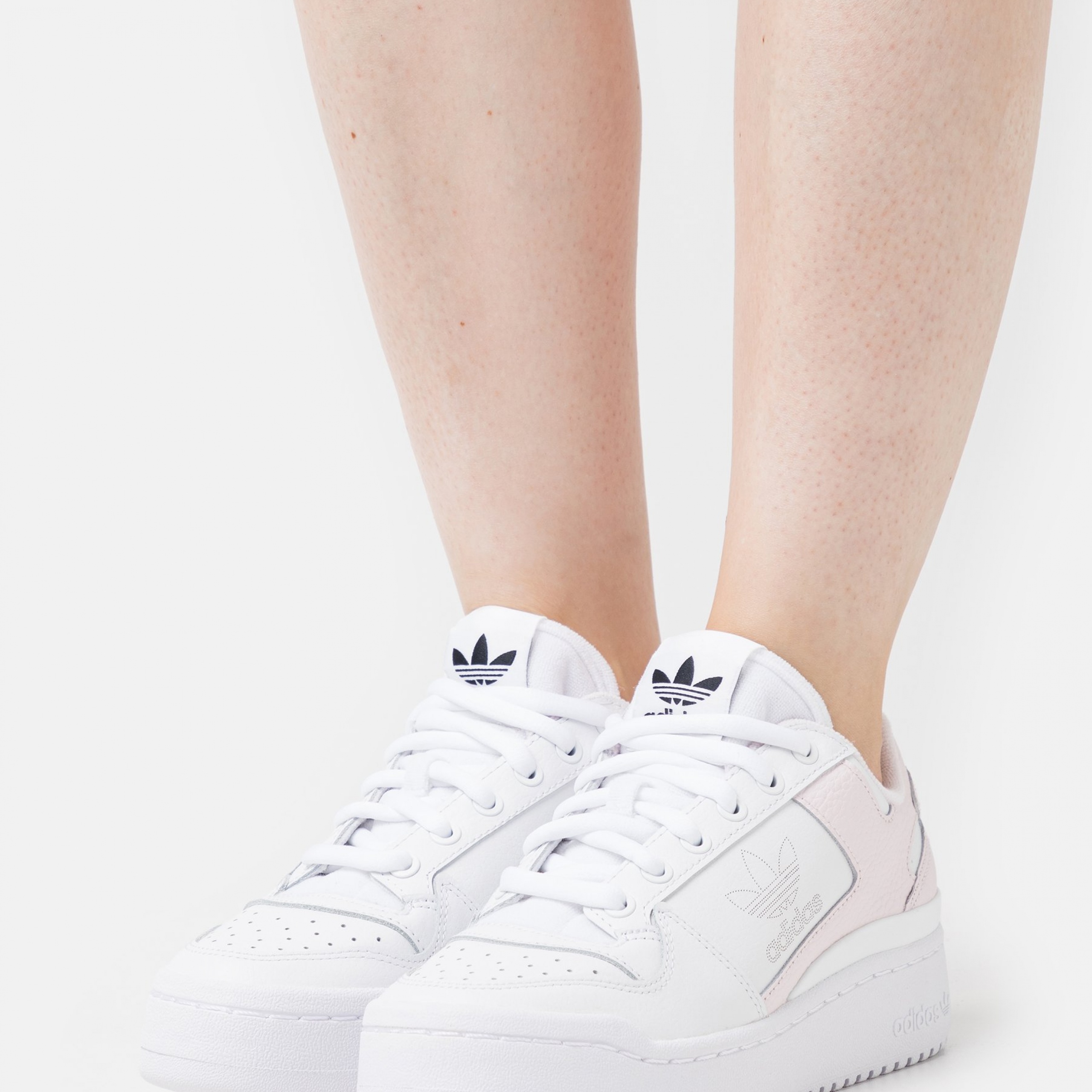 Фото № 5 с приближением к товару «‎Adidas Forum Bold »