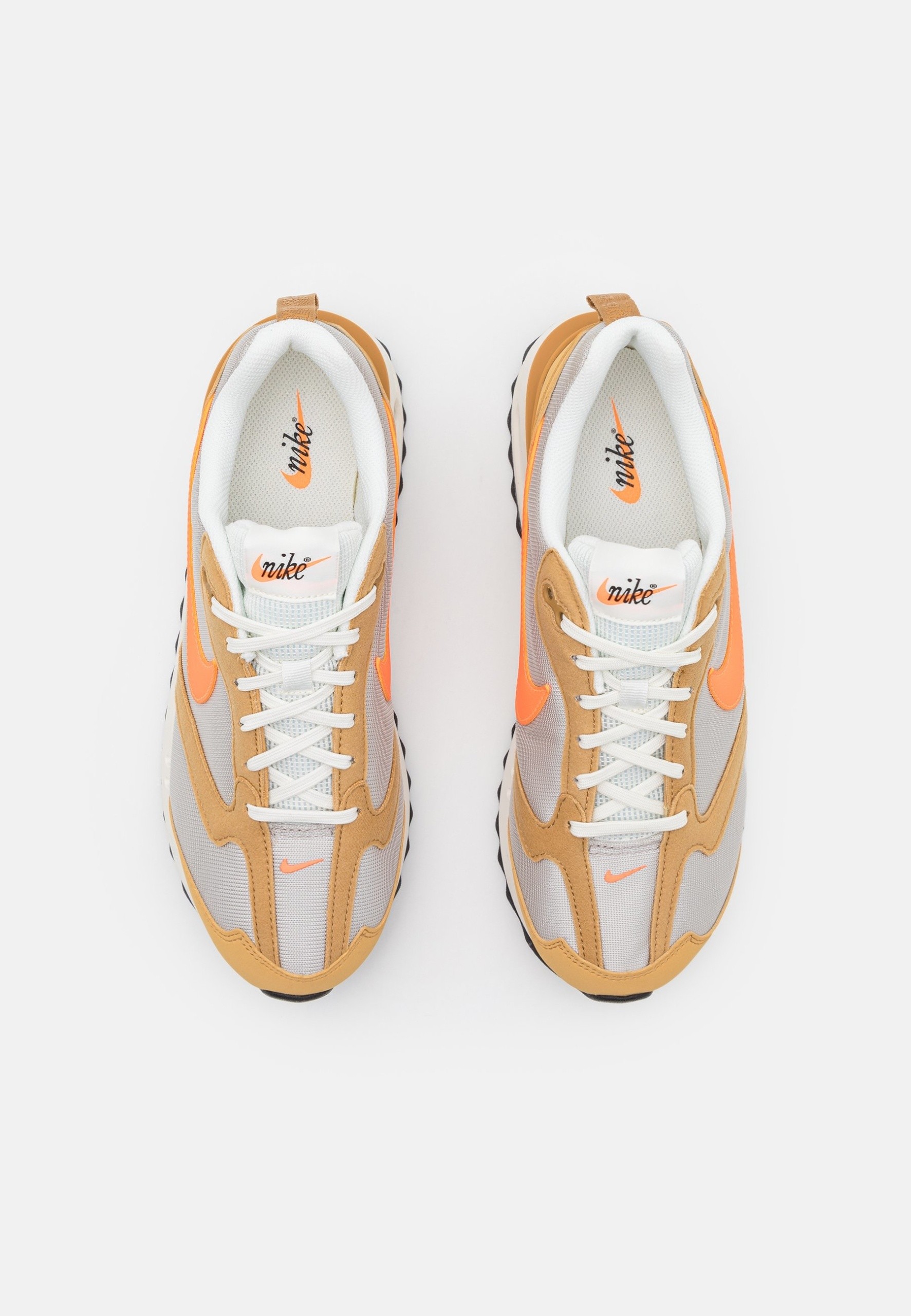 Фото № 4 с приближением к товару «‎Nike Air Max Dawn »