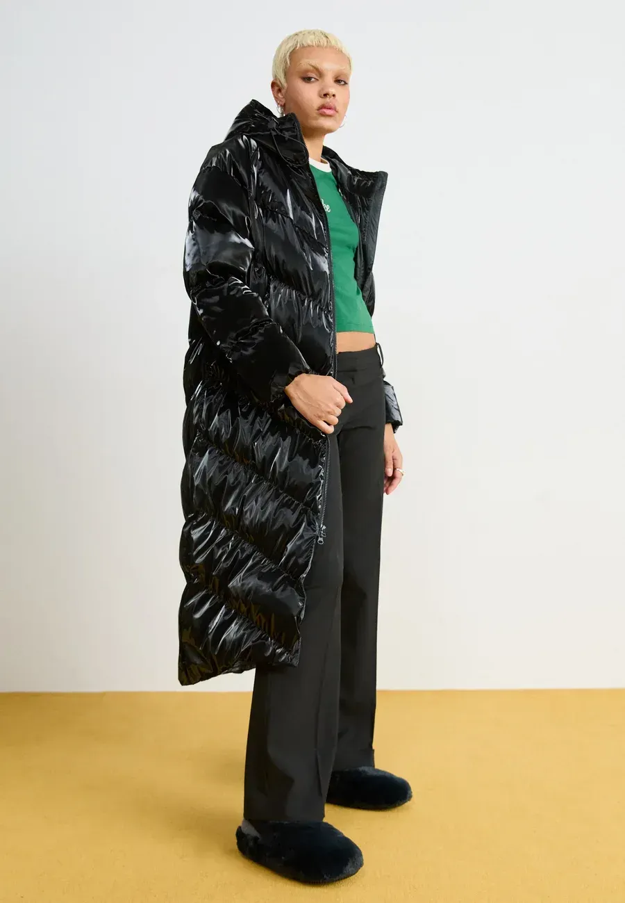 Фото № 3 с приближением к товару «‎CALM»