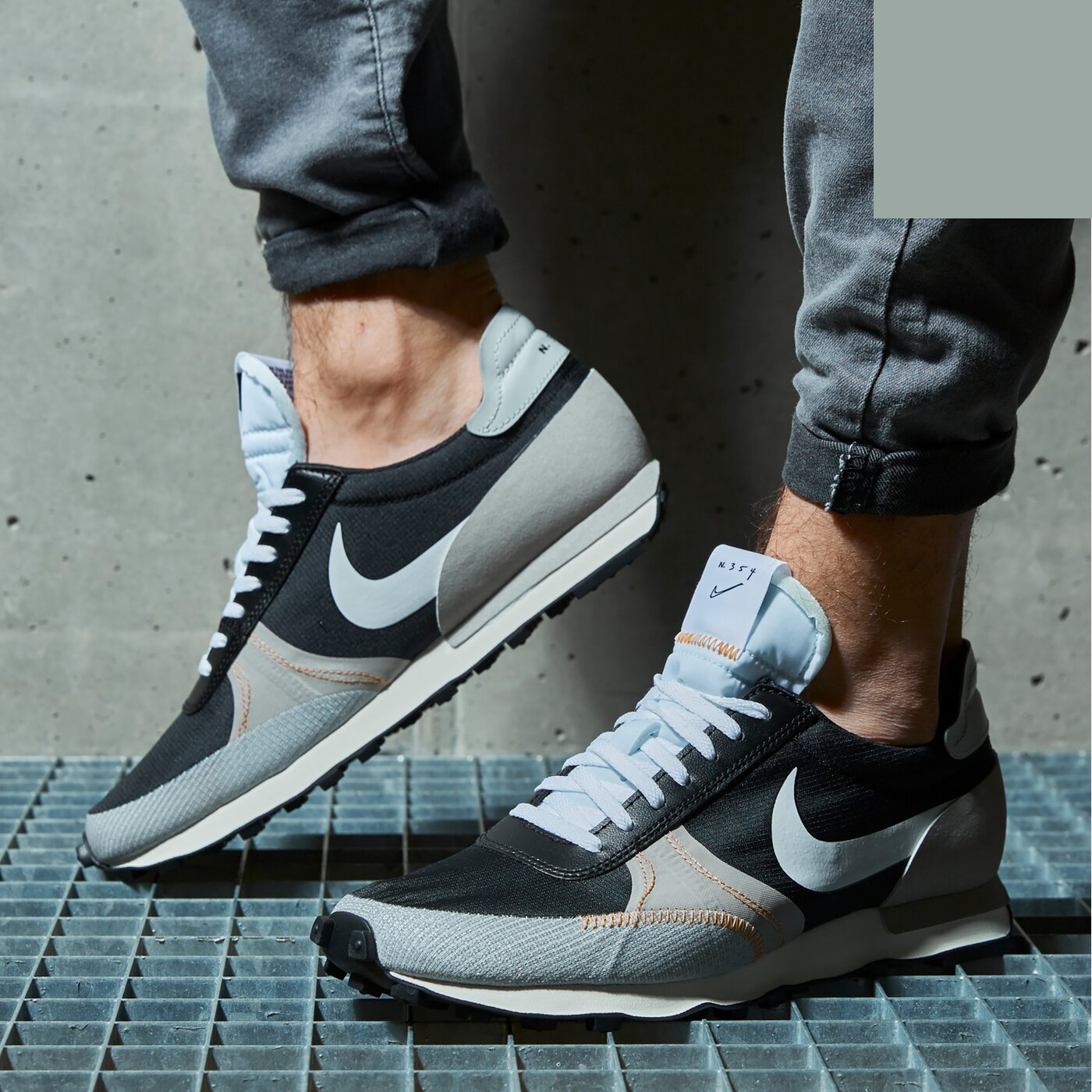 Фото № 3 с приближением к товару «‎Nike Dbreak Type Se Daybreak Running shoes BlackWhiteGrey»