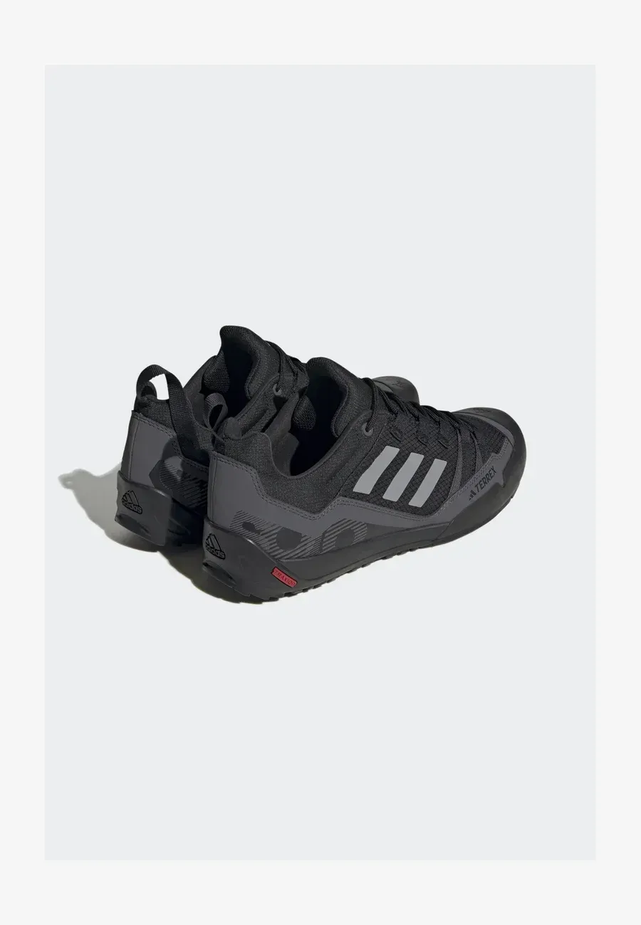 Фото № 3 с приближением к товару «‎TERREX SWIFT SOLO HIKING»