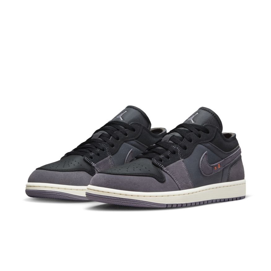 Фото № 3 с приближением к товару «‎Jordan Brand Jordan 1 SE Craft «inside Out »